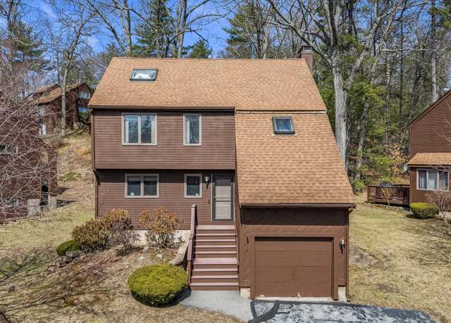 Property at 11 Gloucester Ln, Nashua, NH 03063, 3 beds, 2.5 baths