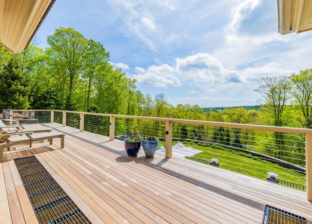 Property at 165 Bennington Ln, Hartford, VT 05059, 6 beds, 4.5 baths