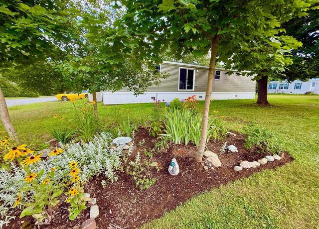 Property at 35 Family Cir, Hartland, VT 05048, 3 beds, 2 baths
