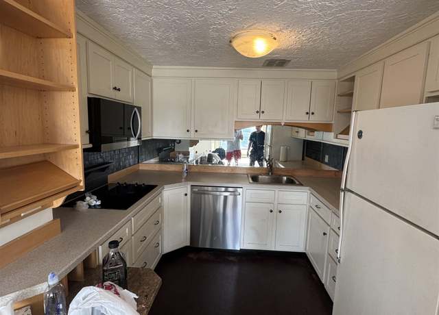 Property at 55 River Rd Unit 7F, Manchester, NH 03104, 2 beds, 2 baths