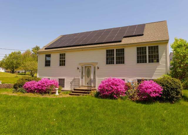 Property at 23 Cifre Ln, Plaistow, NH 03865, 2 beds, 3 baths
