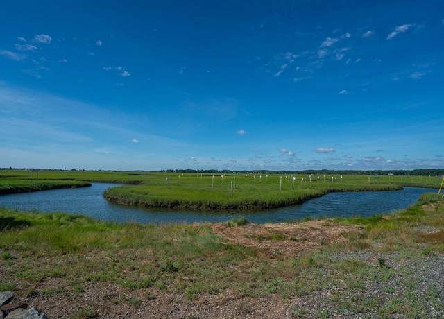 Property at 27 Cross Beach Rd, Seabrook, NH 03874, 2 beds, 1 bath