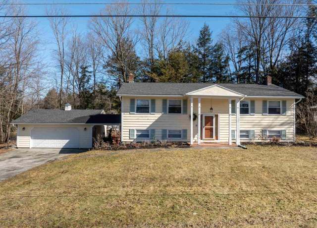 Property at 10 Spruce Ln, Barre Town, VT 05641, 3 beds, 2 baths