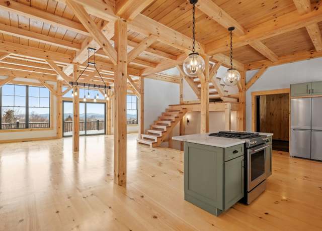 Property at 19 Passaconway Rd, Ossipee, NH 03814, 4 beds, 2.5 baths