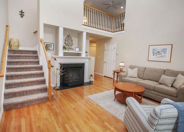 Property at 10 Sherwood Rd, Raymond, NH 03077, 2 beds, 2 baths
