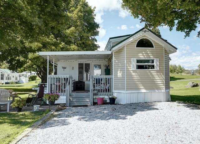 Property at 6 Heron Ln, South Hero, VT 05486, 1 bed, 1 bath