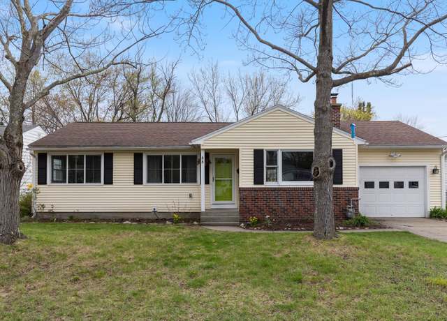 Property at 88 Cross Pkwy, Burlington, VT 05408, 4 beds, 2 baths