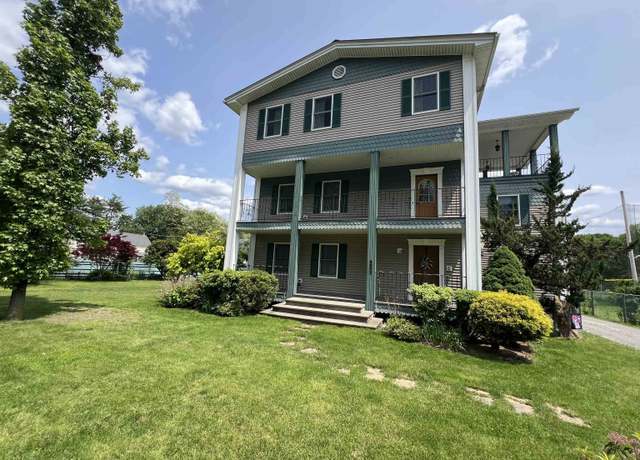 Property at 628 S Main St, Brattleboro, VT 05301, 5 beds, 4.5 baths