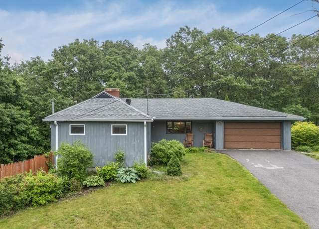 Property at 113 Watchtower Cir, Hopkinton, NH 03229, 3 beds, 2.5 baths