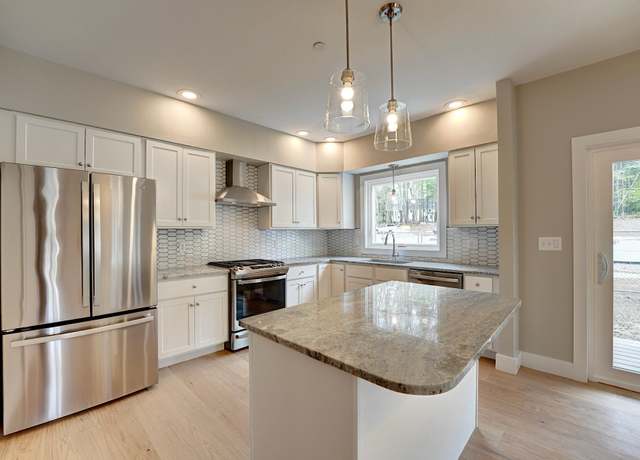 Property at 32 Fowler Dr, Rye, NH 03870, 3 beds, 2.5 baths
