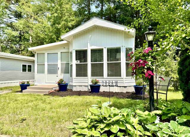 Property at 430 Post Rd #74, Wells, ME 04090, 2 beds, 1 bath