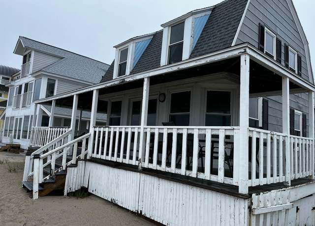 Property at 432 N End Blvd, Salisbury, MA 01952, 4 beds, 1.5 baths