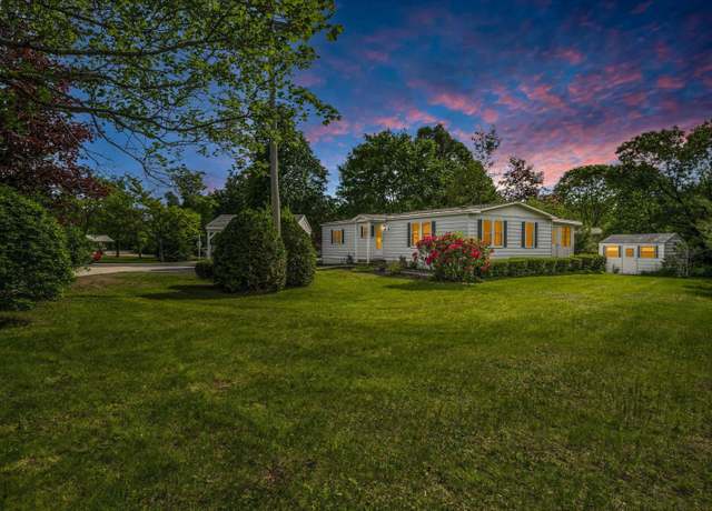 Property at 18 Bridle Path Trl, Concord, NH 03301, 2 beds, 2 baths