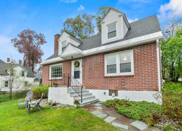Property at 189 Russell St, Manchester, NH 03104, 3 beds, 1.5 baths