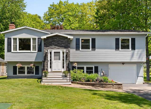 Property at 165 Tanglewood Dr, Colchester, VT 05546, 3 beds, 2.5 baths