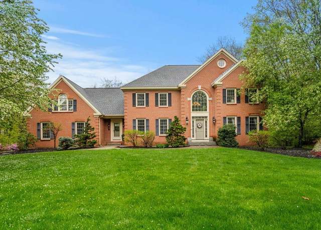 Property at 12 McIntosh Ln, Bedford, NH 03110, 4 beds, 4.5 baths