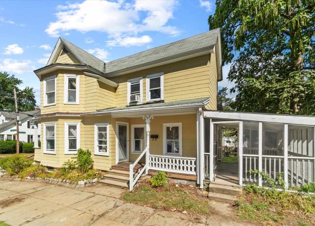 Property at 41 Chase Ave, Manchester, NH 03103, 3 beds, 1 bath
