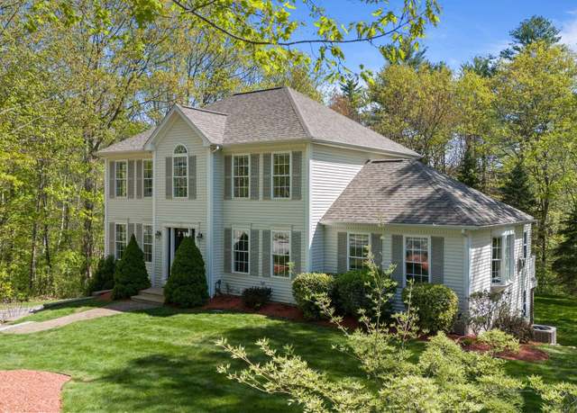 Property at 17 Summerfare St, Hooksett, NH 03106, 4 beds, 3.5 baths