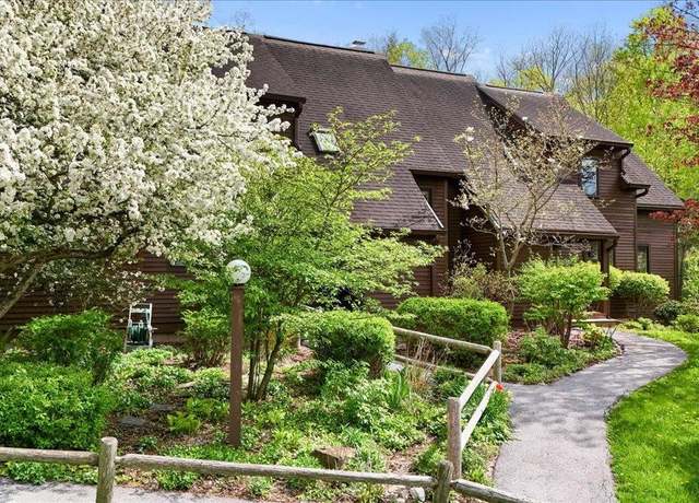 Property at 486 Acorn Ln Unit L4, Shelburne, VT 05482, 2 beds, 3.5 baths