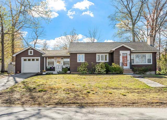 Property at 453 Oak St, Manchester, NH 03104, 2 beds, 2 baths