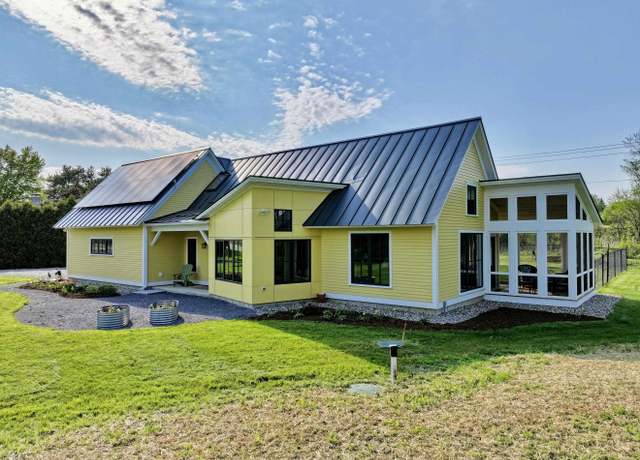 Property at 166 Terrace Hts, Weybridge, VT 05753, 2 beds, 2 baths