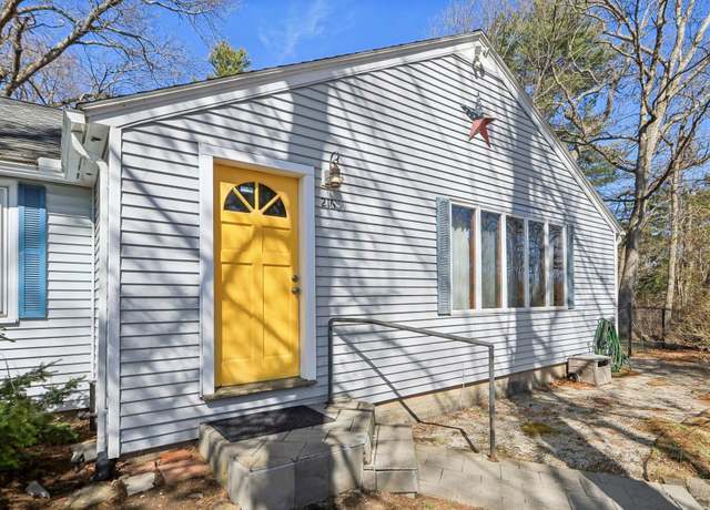 Property at 216 Hampstead Rd, Derry, NH 03038, 2 beds, 1 bath