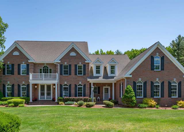 Property at 24 Tanglewood Dr, Nashua, NH 03062, 4 beds, 5 baths