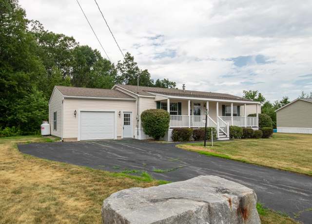 Property at 15 Stonegate Ln, Hampstead, NH 03841, 2 beds, 2 baths