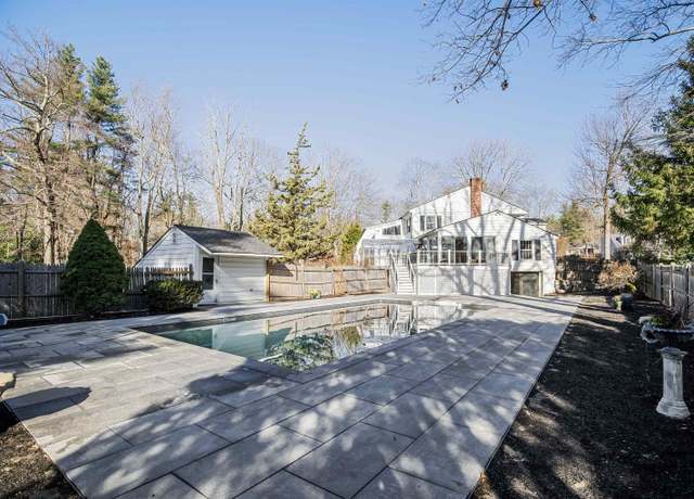 Property at 2 Driftwood Rd, Derry, NH 03038, 5 beds, 2.5 baths