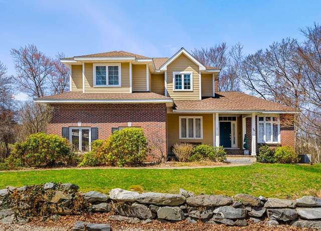 Property at 38 Farmington Rd, Nashua, NH 03060, 4 beds, 2.5 baths