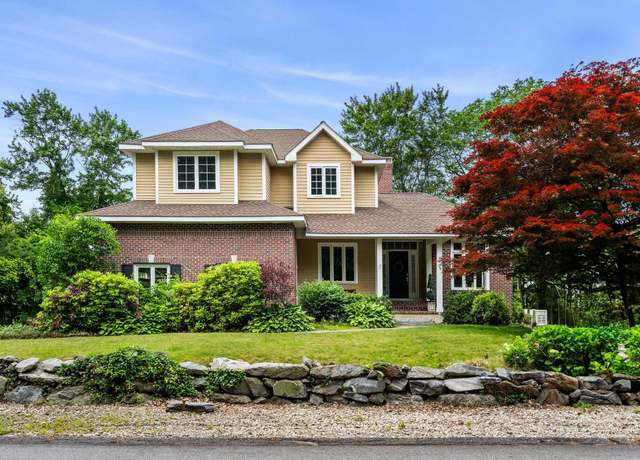 Property at 38 Farmington Rd, Nashua, NH 03060, 4 beds, 2.5 baths