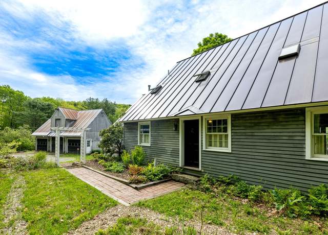 Property at 647 Pero Hill Rd, Thetford, VT 05075, 4 beds, 3 baths