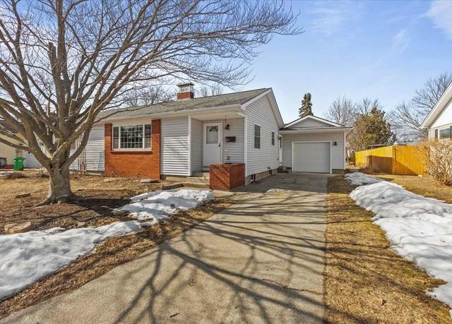 Property at 80 Cross Pkwy, Burlington, VT 05408, 3 beds, 1 bath