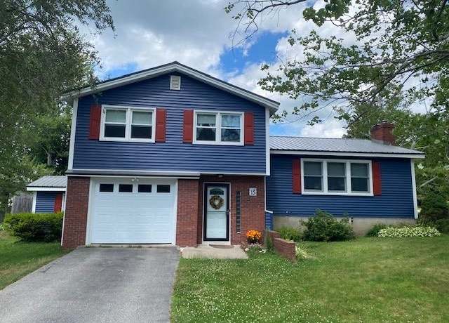 Property at 15 Vernon Ave, Rochester, NH 03867, 4 beds, 1.5 baths