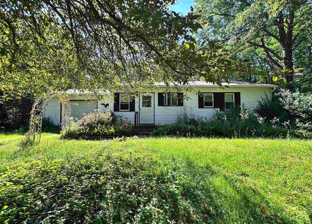 Property at 153 Spur Rd, Bennington, VT 05201, 3 beds, 1 bath