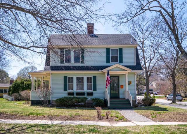 Property at 122 Thaxter Rd, Portsmouth, NH 03801, 3 beds, 1.5 baths