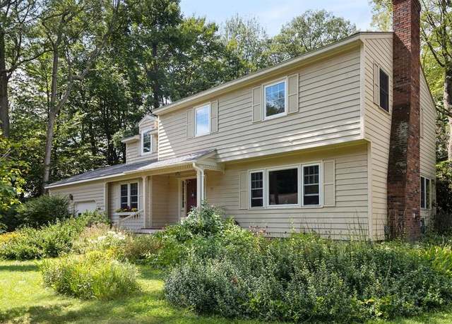 Property at 92 Oakcrest Dr, Burlington, VT 05401, 4 beds, 2.5 baths