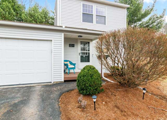 Property at 22 Robert Frost Cir #1, Colchester, VT 05446, 2 beds, 1.5 baths