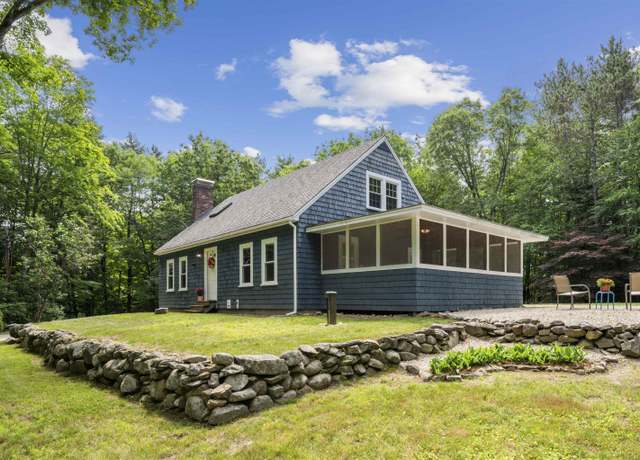 Property at 205 Grant Rd, Newmarket, NH 03857, 3 beds, 1.5 baths