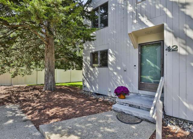 Property at 65 Victoria St Unit 42, Manchester, NH 03104, 2 beds, 1.5 baths
