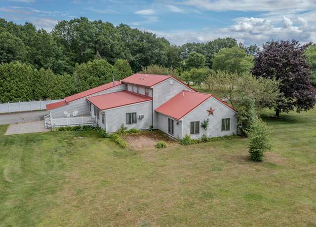 Property at 25 Oak Hill Dr, Loudon, NH 03307, 3 beds, 4.5 baths