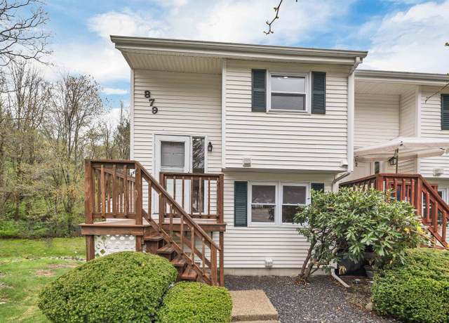 Property at 879 Mammoth Rd #1, Manchester, NH 03104, 2 beds, 1 bath