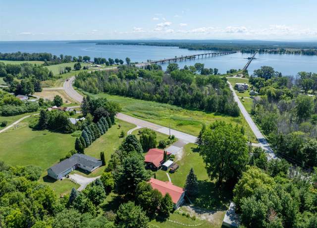 Property at 2557 VT Route 78, Alburgh, VT 05440, 5 beds, 2 baths