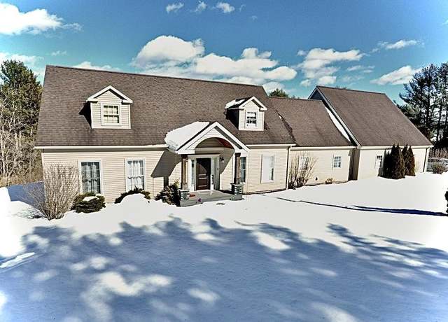 Property at 152 Overlook Dr, Lyndon, VT 05851, 3 beds, 2.5 baths