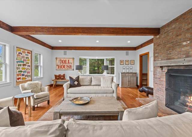 Property at 1444 Upper Hollow Rd, Stowe, VT 05672, 3 beds, 2 baths