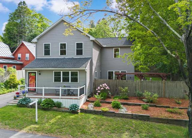 Property at 417 Locust St, Rollinsford, NH 03869, 3 beds, 2.5 baths
