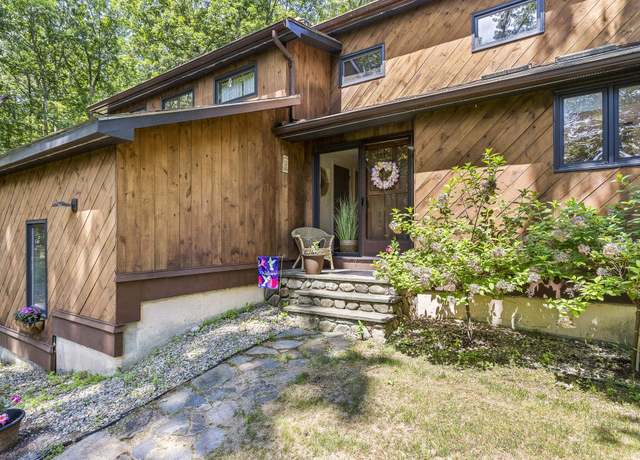 Property at 32 Hillside Rd, Kingston, NH 03848, 3 beds, 2.5 baths
