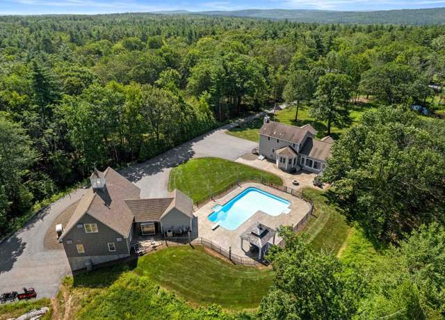 Property at 113 South Rd, Deerfield, NH 03037, 3 beds, 2.5 baths