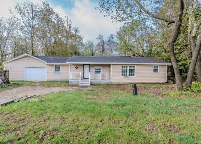 Property at 93 Hampstead Rd, Derry, NH 03038, 3 beds, 1.5 baths
