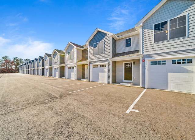 Property at 5 Dumaine Ave Unit I, Nashua, NH 03063, 3 beds, 2.5 baths